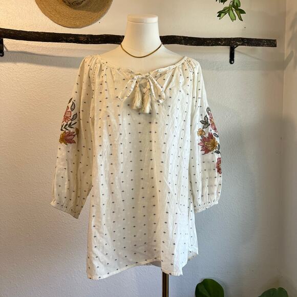 World Market White Floral Embroidered Puffed Sleeve Blouse Tassel Tie Top Size M - Picture 11 of 11